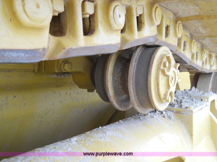 image for item 7760 1982 Caterpillar 953 track loader
