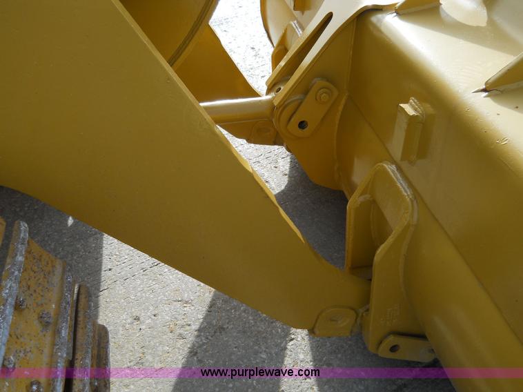 image for item 7760 1982 Caterpillar 953 track loader