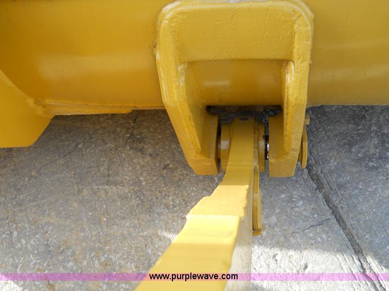image for item 7760 1982 Caterpillar 953 track loader