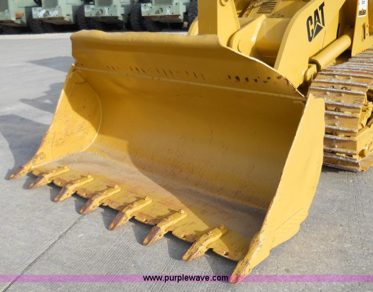 image for item 7760 1982 Caterpillar 953 track loader