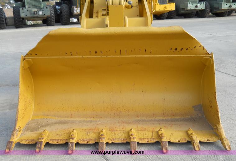 image for item 7760 1982 Caterpillar 953 track loader