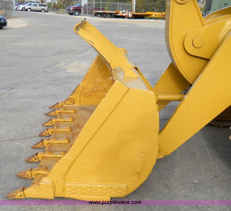 image for item 7760 1982 Caterpillar 953 track loader