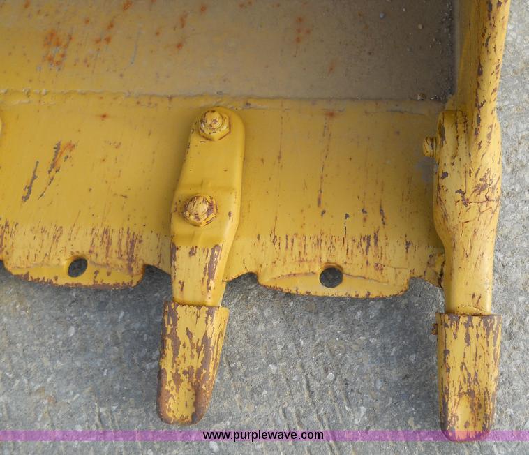 image for item 7760 1982 Caterpillar 953 track loader