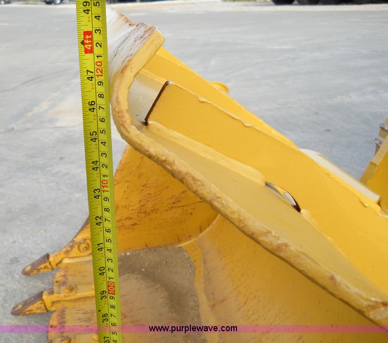 image for item 7760 1982 Caterpillar 953 track loader