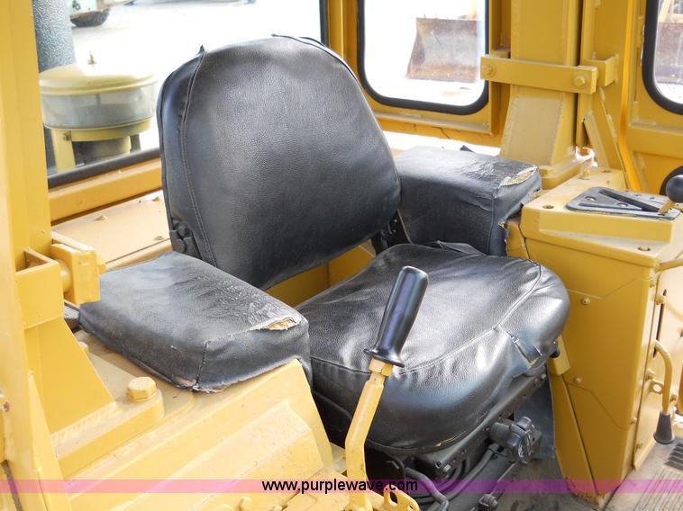 image for item 7760 1982 Caterpillar 953 track loader