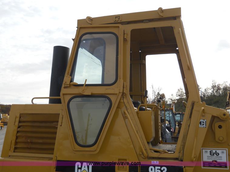 image for item 7760 1982 Caterpillar 953 track loader