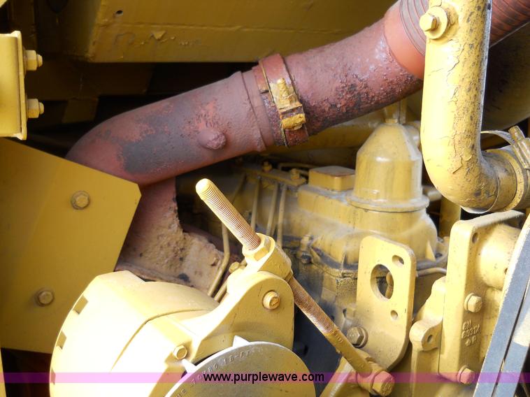 image for item 7760 1982 Caterpillar 953 track loader