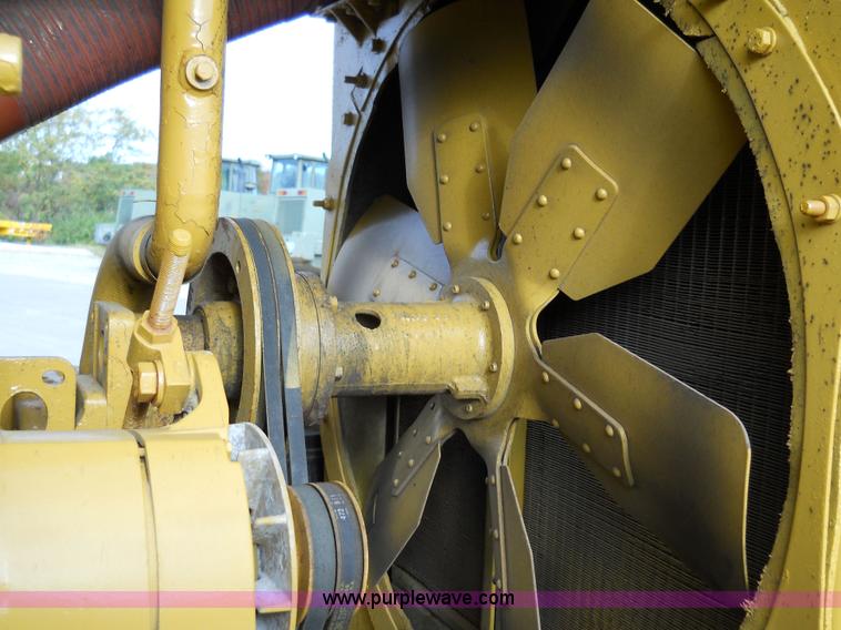 image for item 7760 1982 Caterpillar 953 track loader