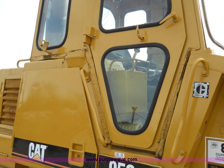 image for item 7760 1982 Caterpillar 953 track loader