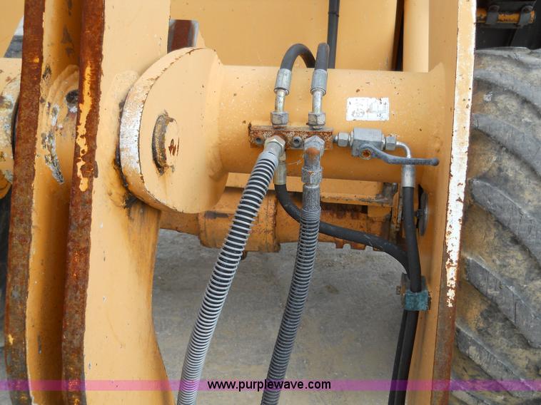 image for item 7762 2002 Case 321D wheel loader