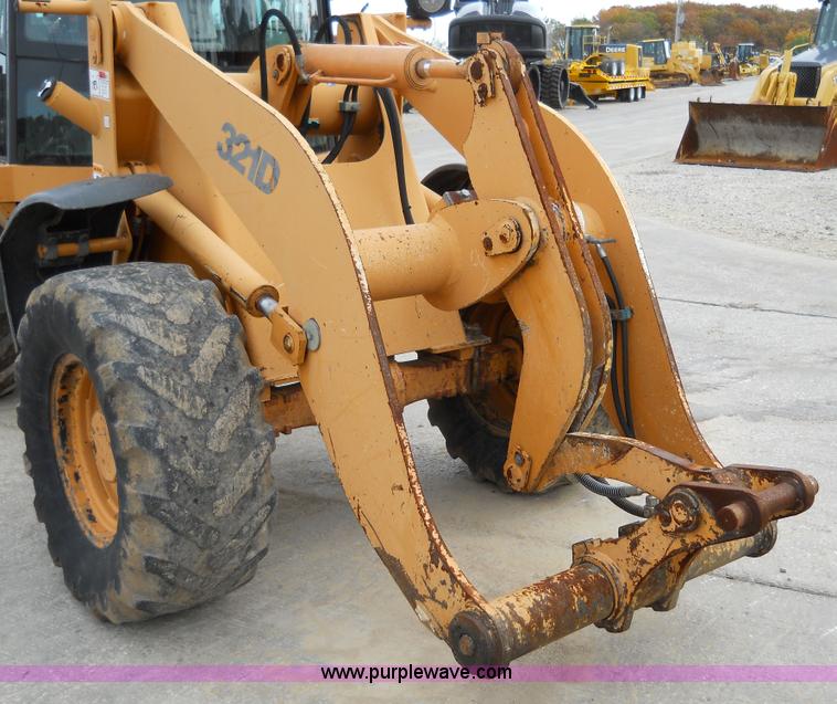 image for item 7762 2002 Case 321D wheel loader