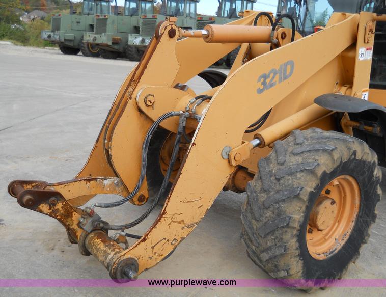 image for item 7762 2002 Case 321D wheel loader