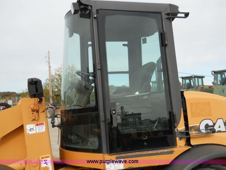 image for item 7762 2002 Case 321D wheel loader