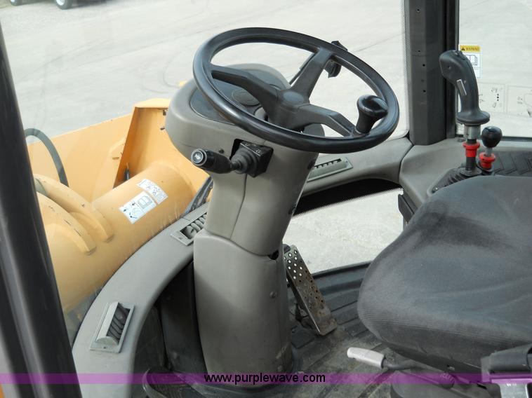 image for item 7762 2002 Case 321D wheel loader