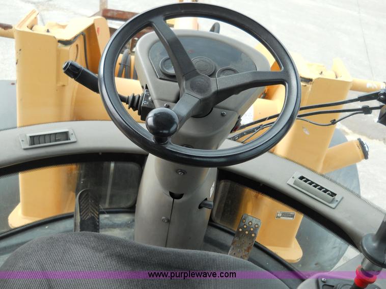 image for item 7762 2002 Case 321D wheel loader