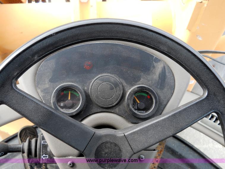 image for item 7762 2002 Case 321D wheel loader