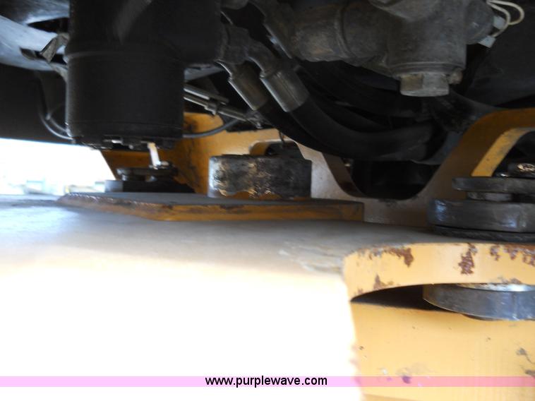 image for item 7762 2002 Case 321D wheel loader