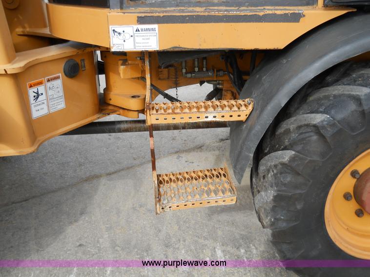 image for item 7762 2002 Case 321D wheel loader