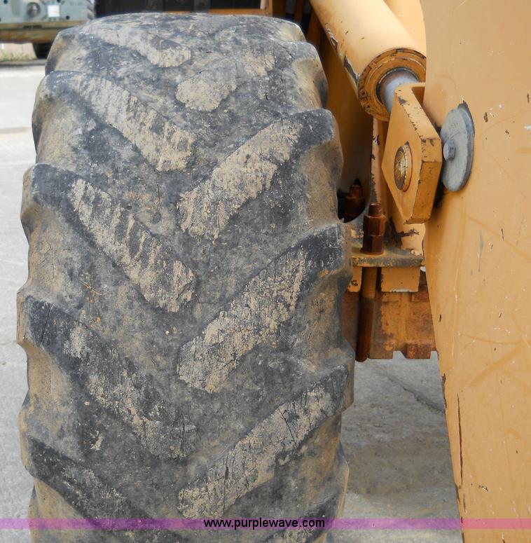 image for item 7762 2002 Case 321D wheel loader