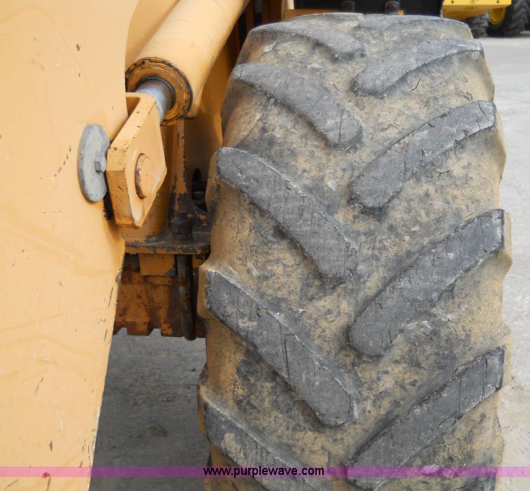 image for item 7762 2002 Case 321D wheel loader