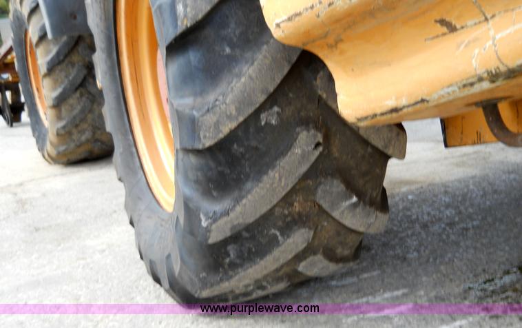 image for item 7762 2002 Case 321D wheel loader