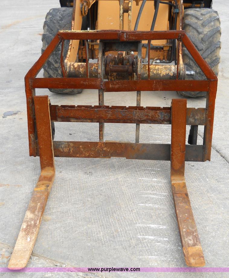 image for item 7762 2002 Case 321D wheel loader