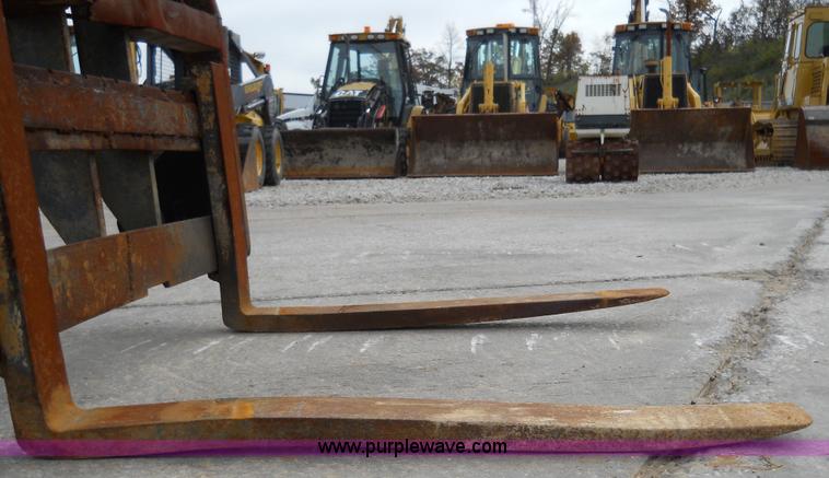 image for item 7762 2002 Case 321D wheel loader