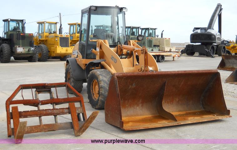 image for item 7762 2002 Case 321D wheel loader