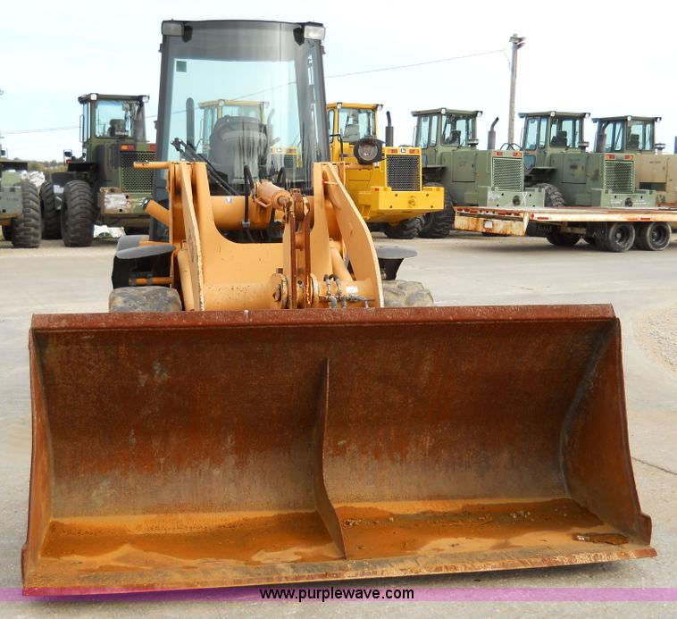 image for item 7762 2002 Case 321D wheel loader