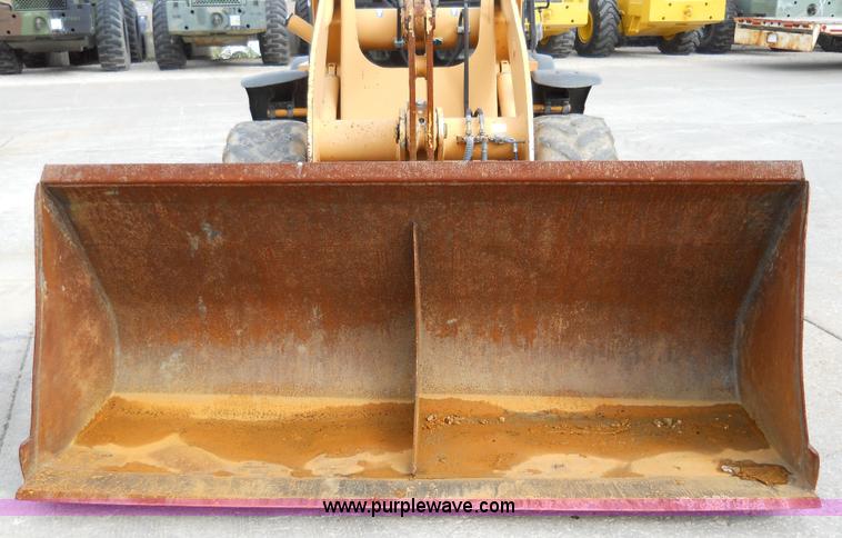 image for item 7762 2002 Case 321D wheel loader