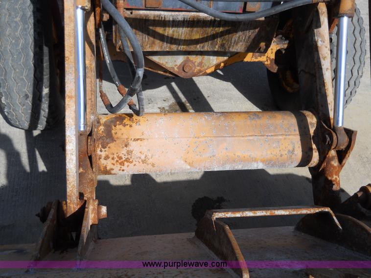 image for item 7763 1981 Case 580D loader