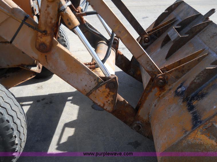 image for item 7763 1981 Case 580D loader