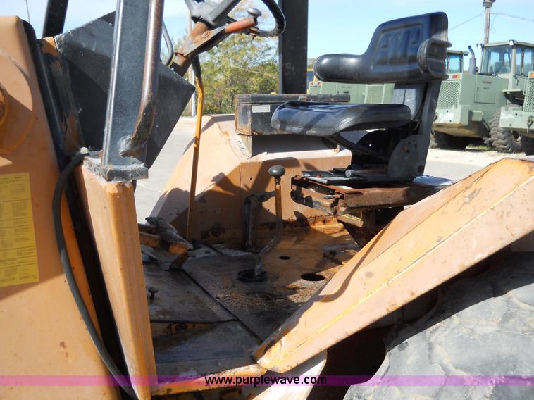 image for item 7763 1981 Case 580D loader