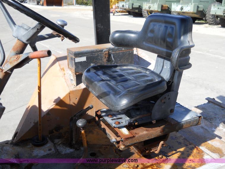 image for item 7763 1981 Case 580D loader