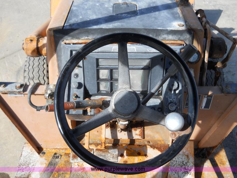 image for item 7763 1981 Case 580D loader