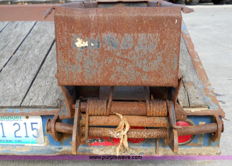 image for item 7764 1995 Trail King TK40 24' trailer