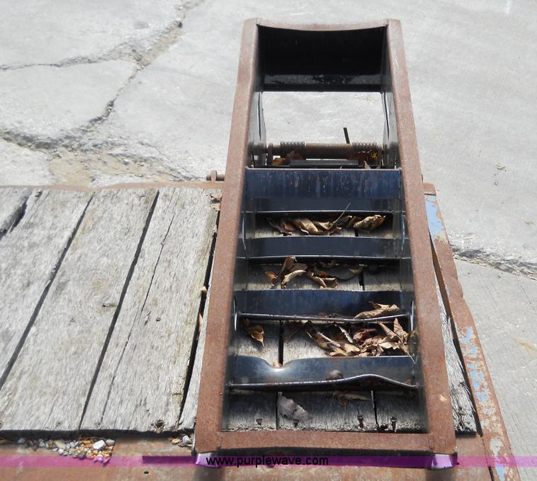 image for item 7764 1995 Trail King TK40 24' trailer