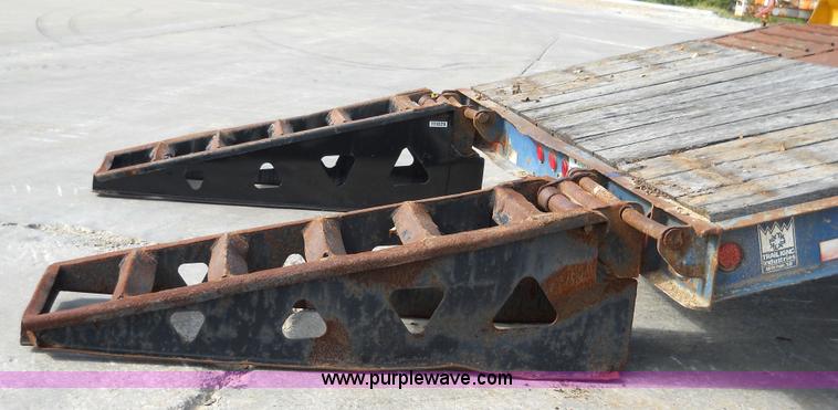 image for item 7764 1995 Trail King TK40 24' trailer