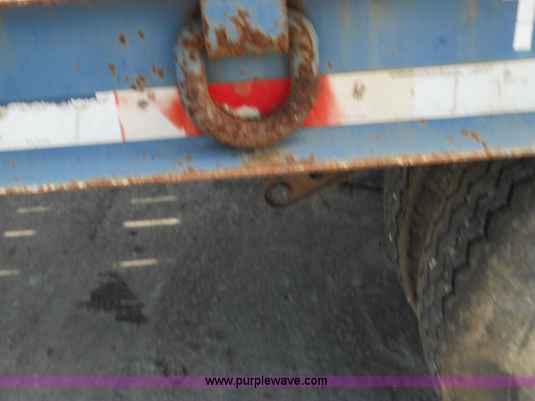 image for item 7764 1995 Trail King TK40 24' trailer