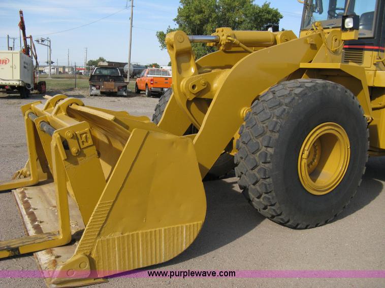 image for item 8043 1994 Caterpillar 960F wheel loader
