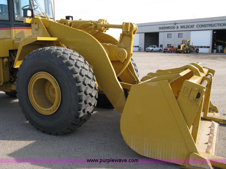 image for item 8043 1994 Caterpillar 960F wheel loader