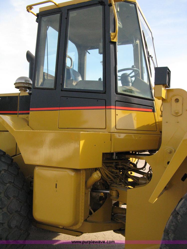 image for item 8043 1994 Caterpillar 960F wheel loader