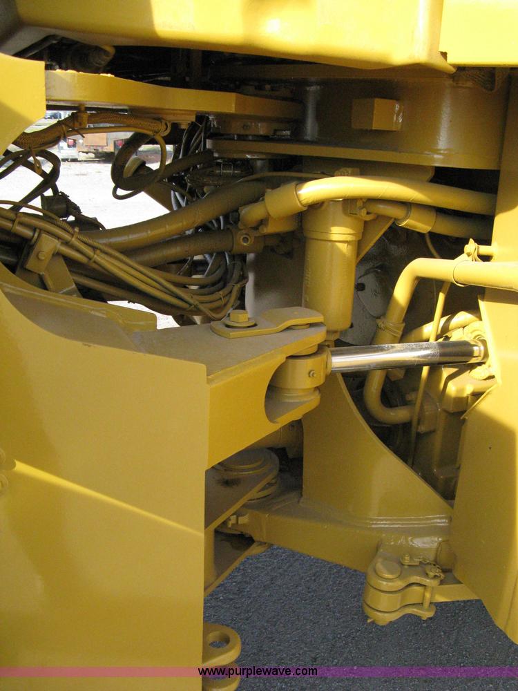 image for item 8043 1994 Caterpillar 960F wheel loader
