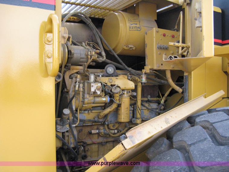 image for item 8043 1994 Caterpillar 960F wheel loader