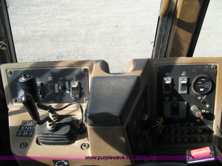 image for item 8043 1994 Caterpillar 960F wheel loader