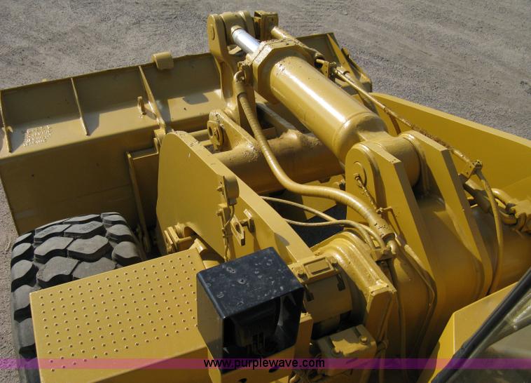 image for item 8043 1994 Caterpillar 960F wheel loader