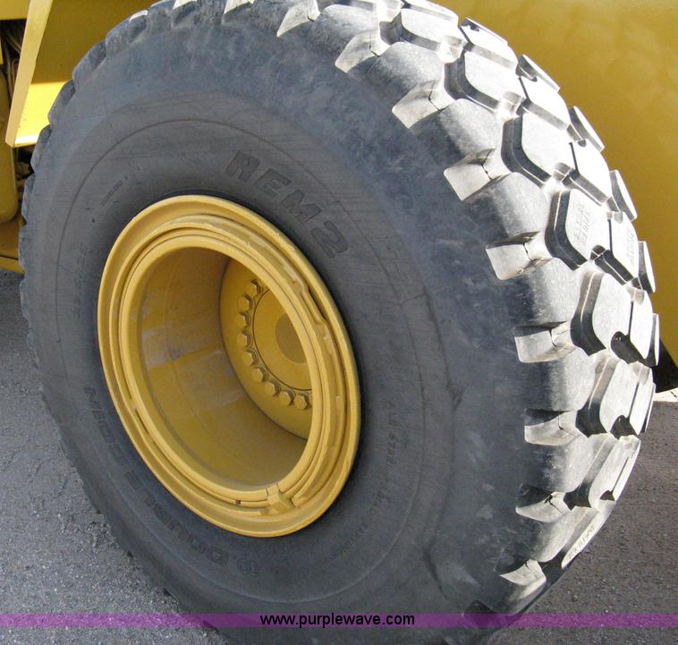 image for item 8043 1994 Caterpillar 960F wheel loader