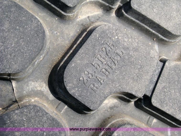 image for item 8043 1994 Caterpillar 960F wheel loader