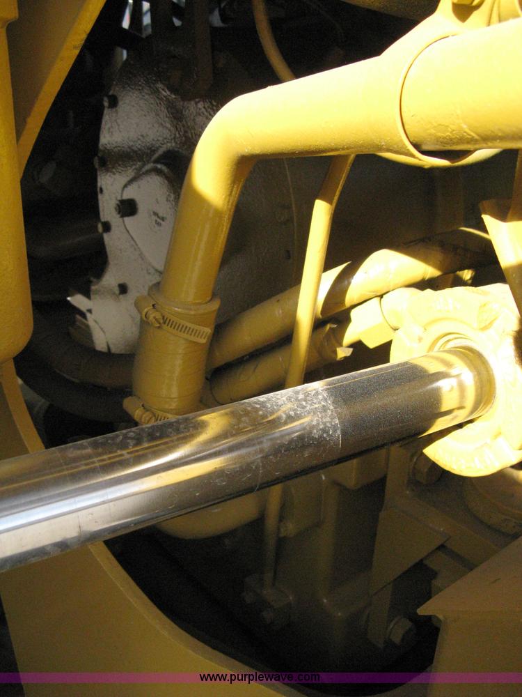 image for item 8043 1994 Caterpillar 960F wheel loader