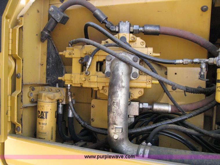 image for item 8044 1998 Caterpillar 322BL excavator